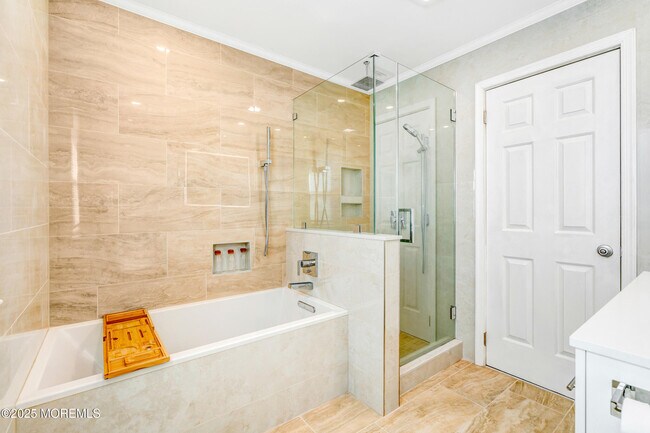 Building Photo - 7 Oak Tree Ln