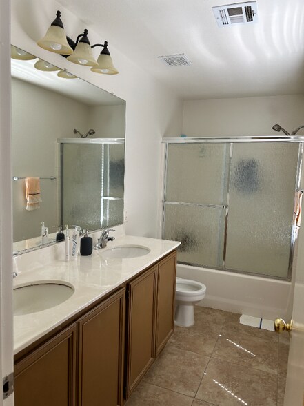 Building Photo - 5557 Donaldson Ct