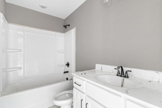 Building Photo - 525 Judah Cir
