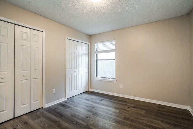 Building Photo - 1638 Sandy Hollow Loop