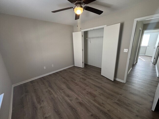 Building Photo - 1425-1427 Bodie Dr.