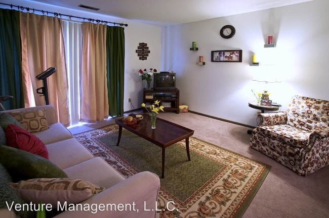 Building Photo - 5555 SW 9th St