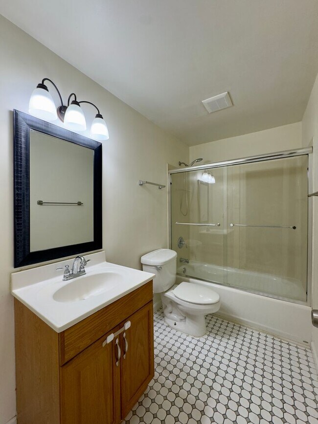 Building Photo - 5371 King Arthur Cir