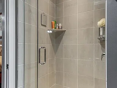 Building Photo - 117 30th Ave N