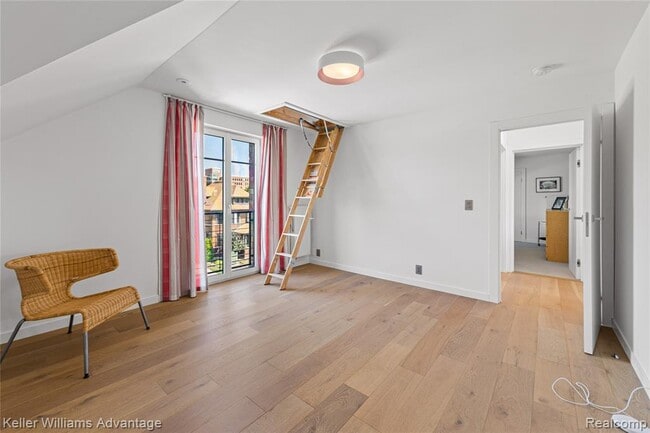 Building Photo - 284 Eliot St