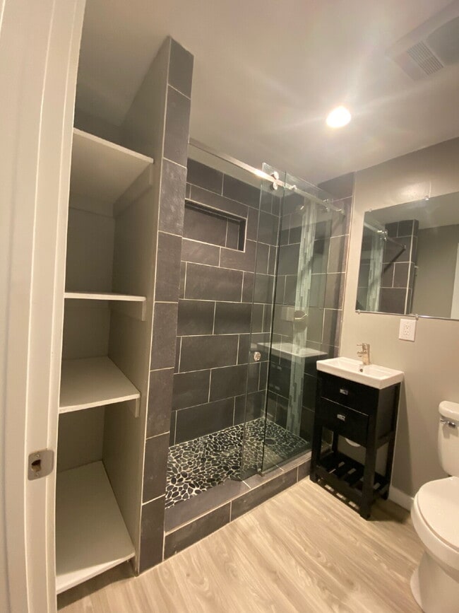 Building Photo - 7132 47th Ave SW