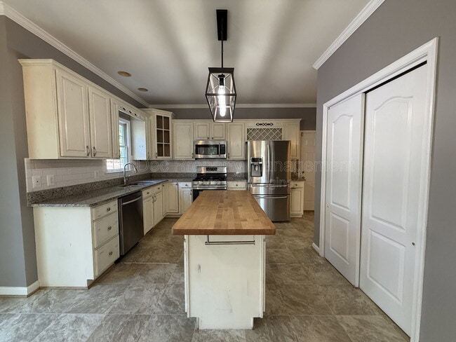 Building Photo - 10500 Westfield Ln
