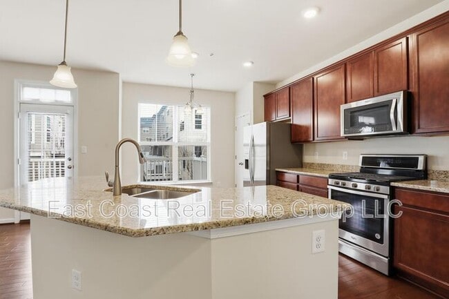 Building Photo - 5891 Bella Marie Wy