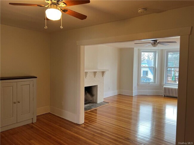 Building Photo - 172 Grand St