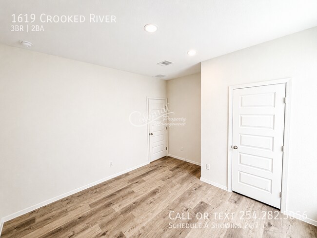 Building Photo - 1619 Crooked River