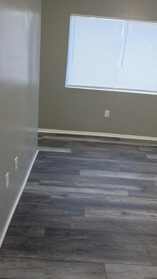 Building Photo - 505 Dorsey Ave