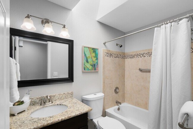 Building Photo - 3 Bedroom Sammamish Rambler in Quiet Cul d...