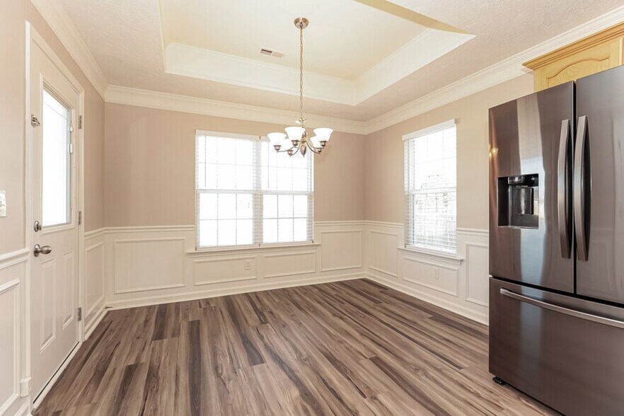 Building Photo - 5030 Betsy Ann Ave