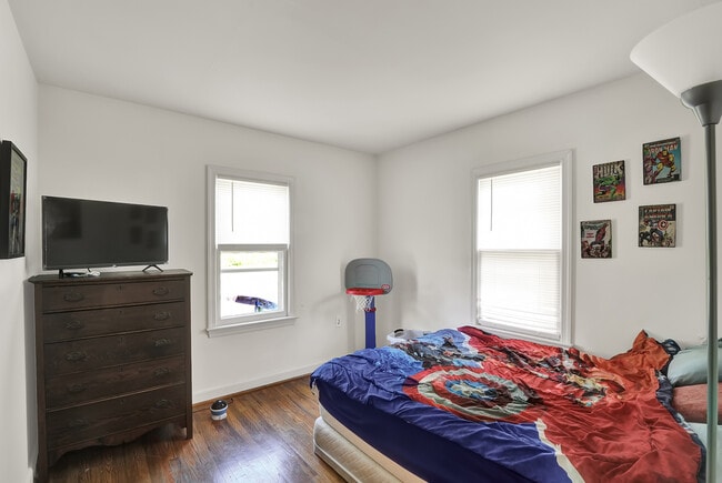 Building Photo - 3088 Forrest Ave