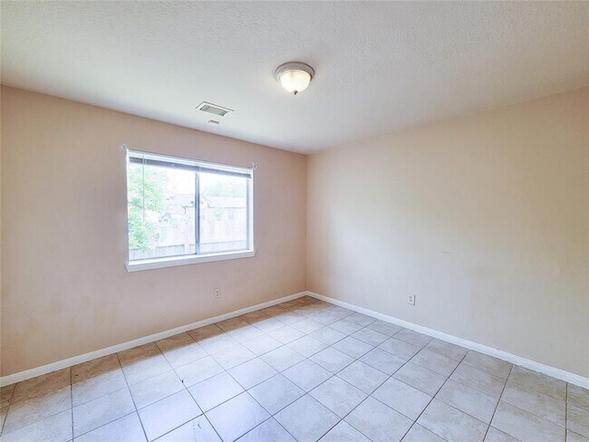 Building Photo - 22918 Pine Mist Ln
