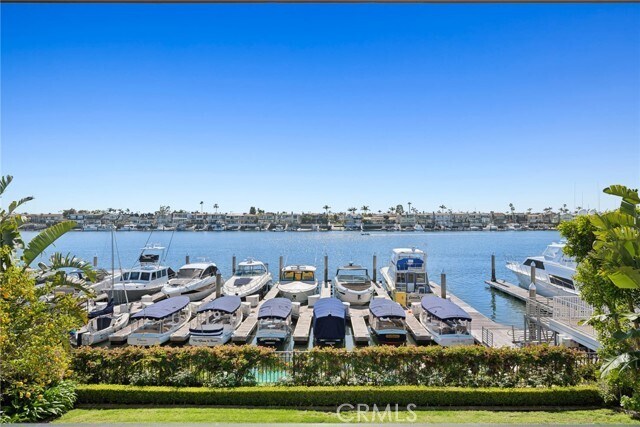 Building Photo - 2572 Bayshore Dr