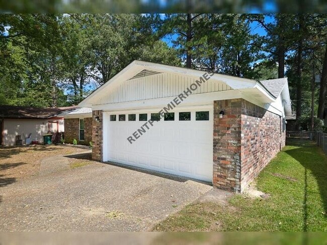 Building Photo - 10001 Forester Cove