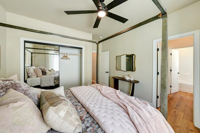 Building Photo - 2147 West Cardinal Avenue