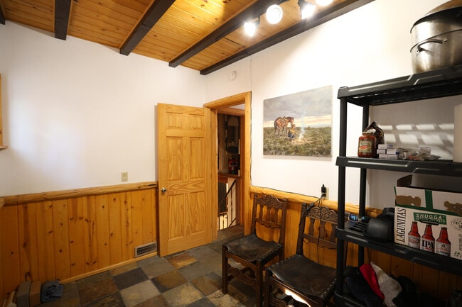 Building Photo - 43615 Wolf Rd