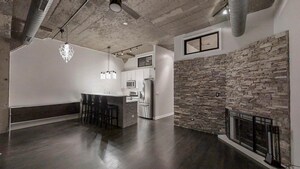 Building Photo - 1069 W 14th Pl