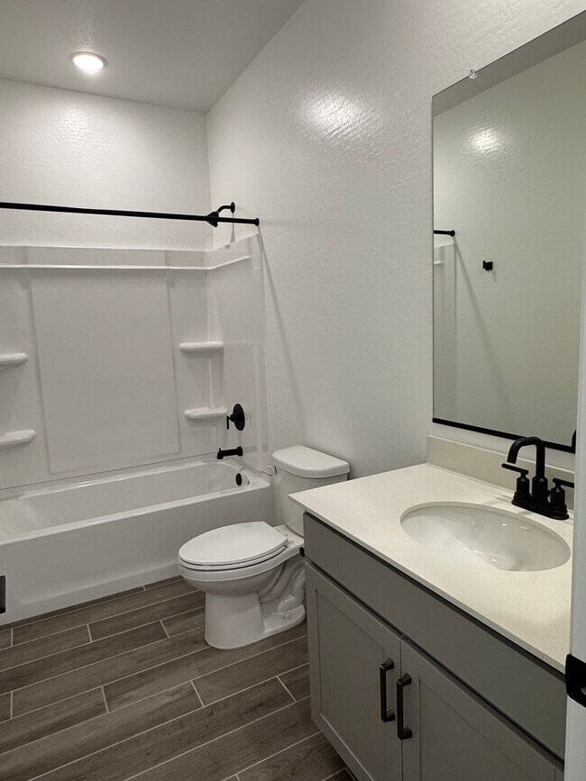 Building Photo - 7606 W Smoketree Dr