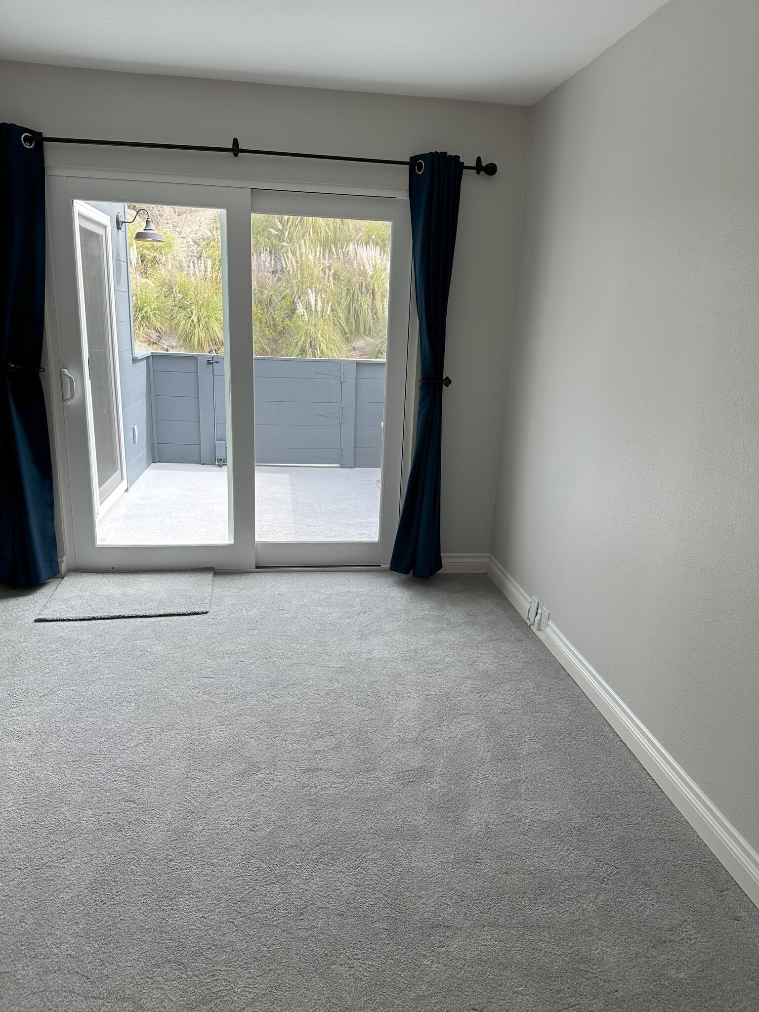 Front patio off room 2 - 4659 Park Dr