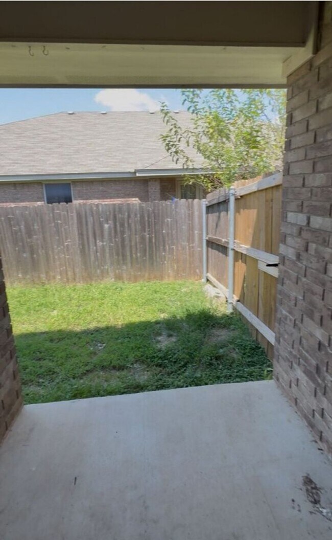 Building Photo - 1402 Powder River Dr