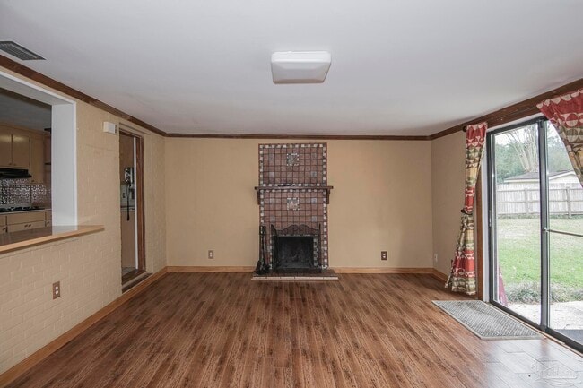 Building Photo - 6314 White Oak Dr