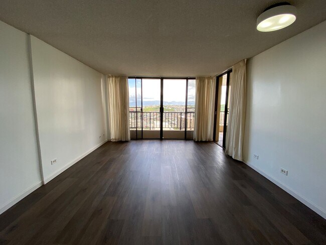 Building Photo - Horizon View Tower 2/2/1