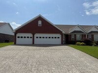 Building Photo - 12 Enclave Cir