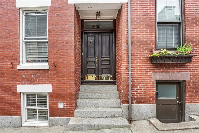 Building Photo - 34 Soley St