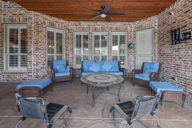 Building Photo - 2264 Hermitage Dr