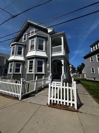 Building Photo - 18 Basset St