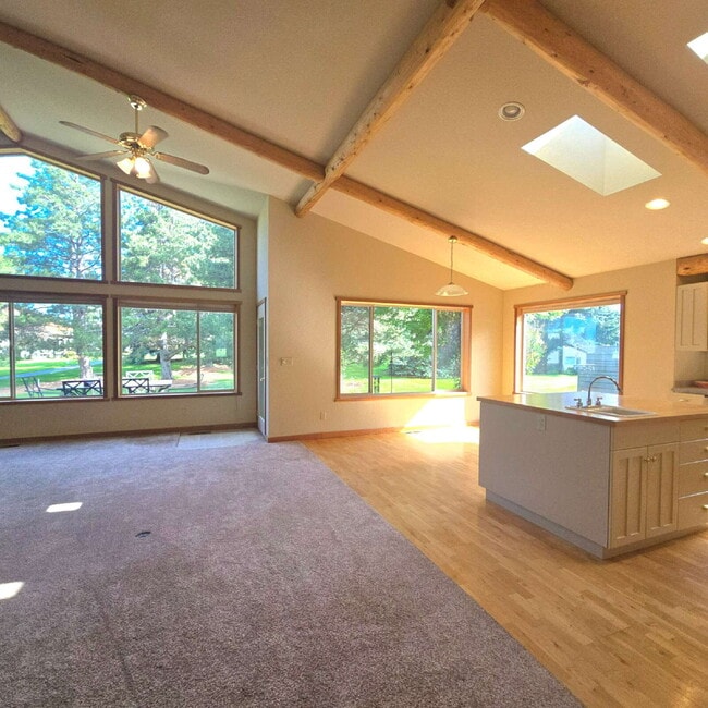 Building Photo - Eagle Bend Home
