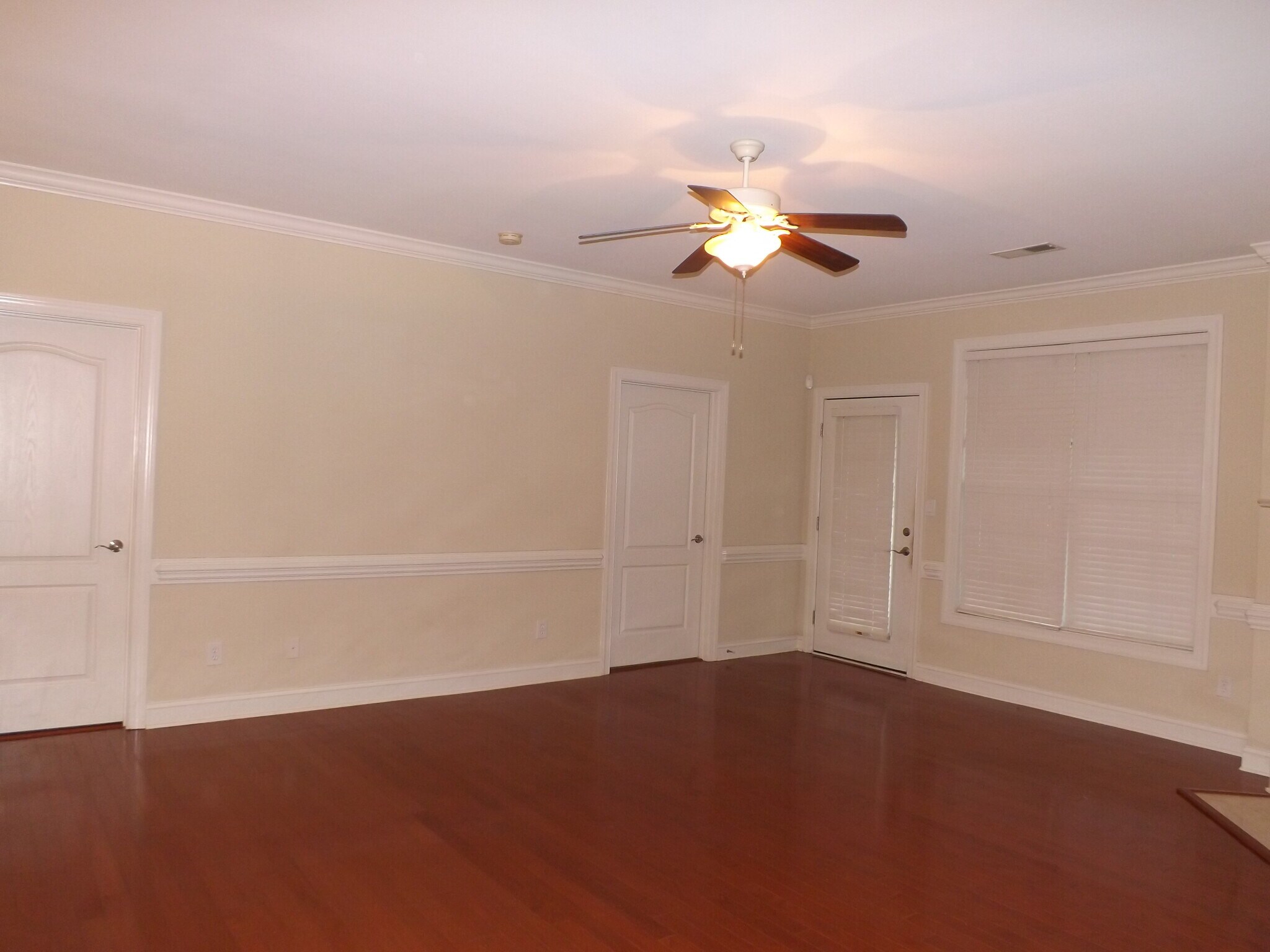 Building Photo - 212 Fountainhead Ln