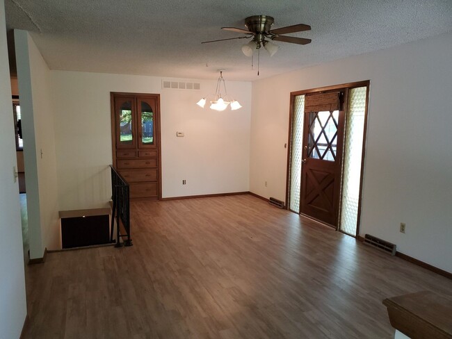 Building Photo - 1230 N Edwards