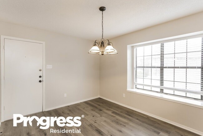 Building Photo - 7618 Creek Wood Dr