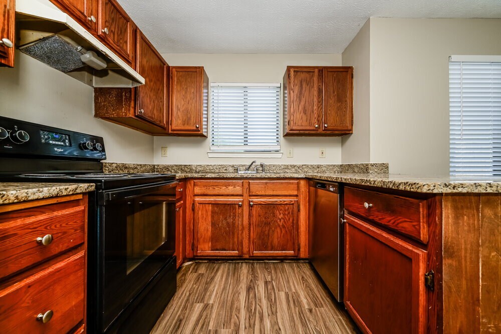 Building Photo - 5796 Trent Walk Dr
