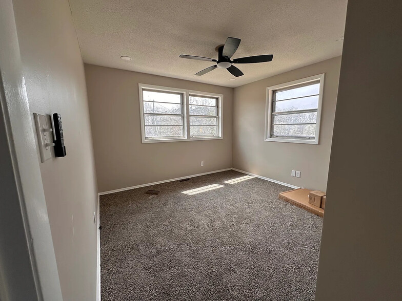 Building Photo - Room in House on Rock Quarry Rd