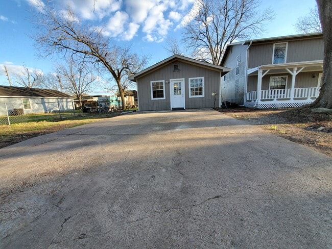 Driveway - 15111 Sam Rd