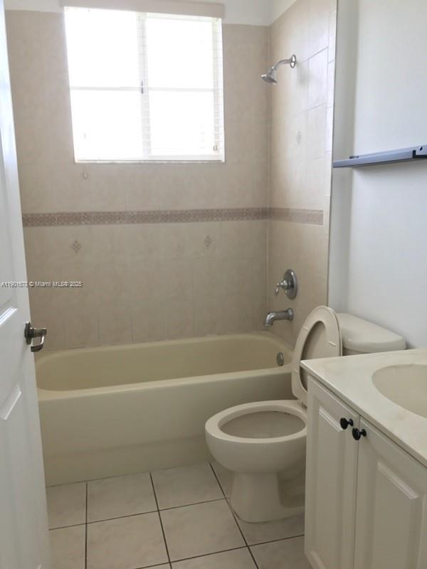 Building Photo - 2173 SE 2nd St