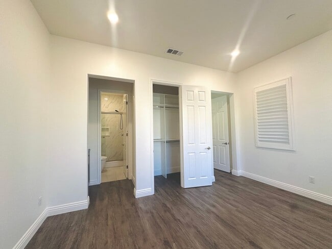 Building Photo - Luxury Estate in Exclusive Gated Community of Orchard Hills