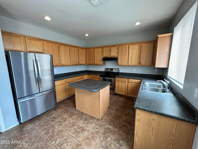 Building Photo - 16809 N 172nd Ave