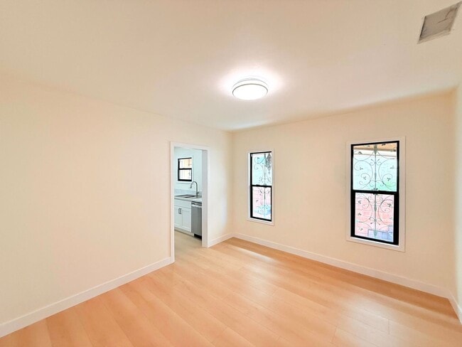 Building Photo - 6130 Whitsett Ave