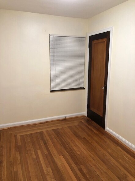 Small Office - 3821 Delmar Ave