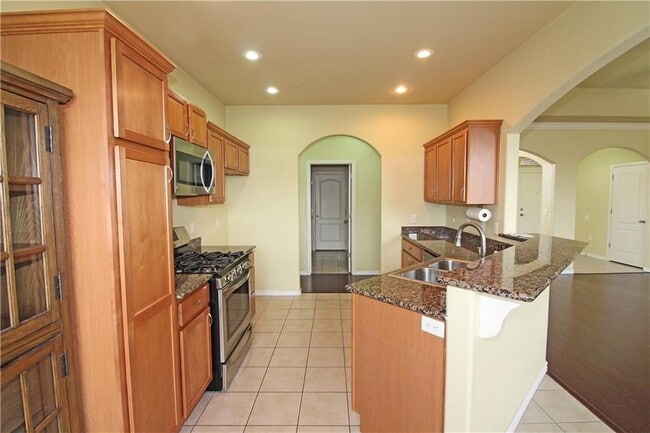Building Photo - 4302 SW Brownstone Ave