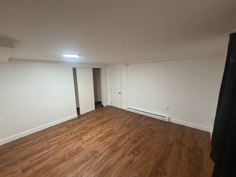 Building Photo - 5380 west