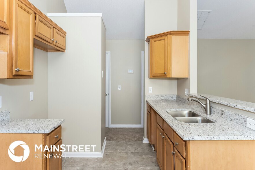 Building Photo - 3675 Sapphire Ct