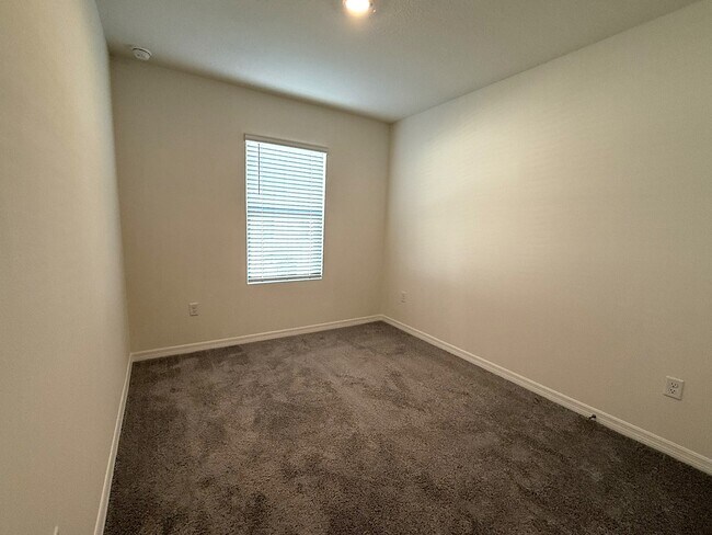 Building Photo - 1967 Tamarack Pass