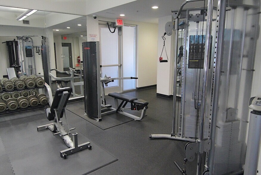 Building Photo - 488 E Ocean Blvd